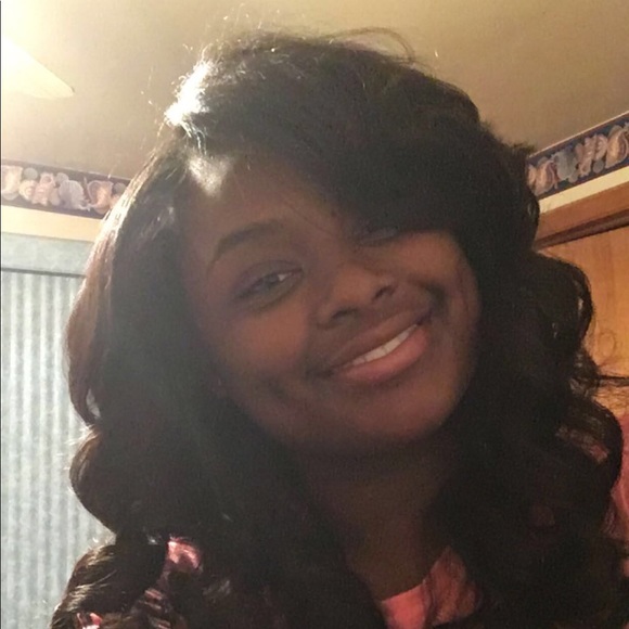 Meet your Posher, Janae - Picture 1 of 1