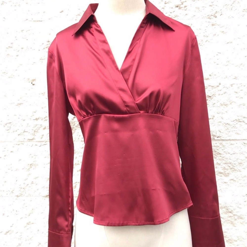 CLOSET CLEAN OUT - Adorable Red Top