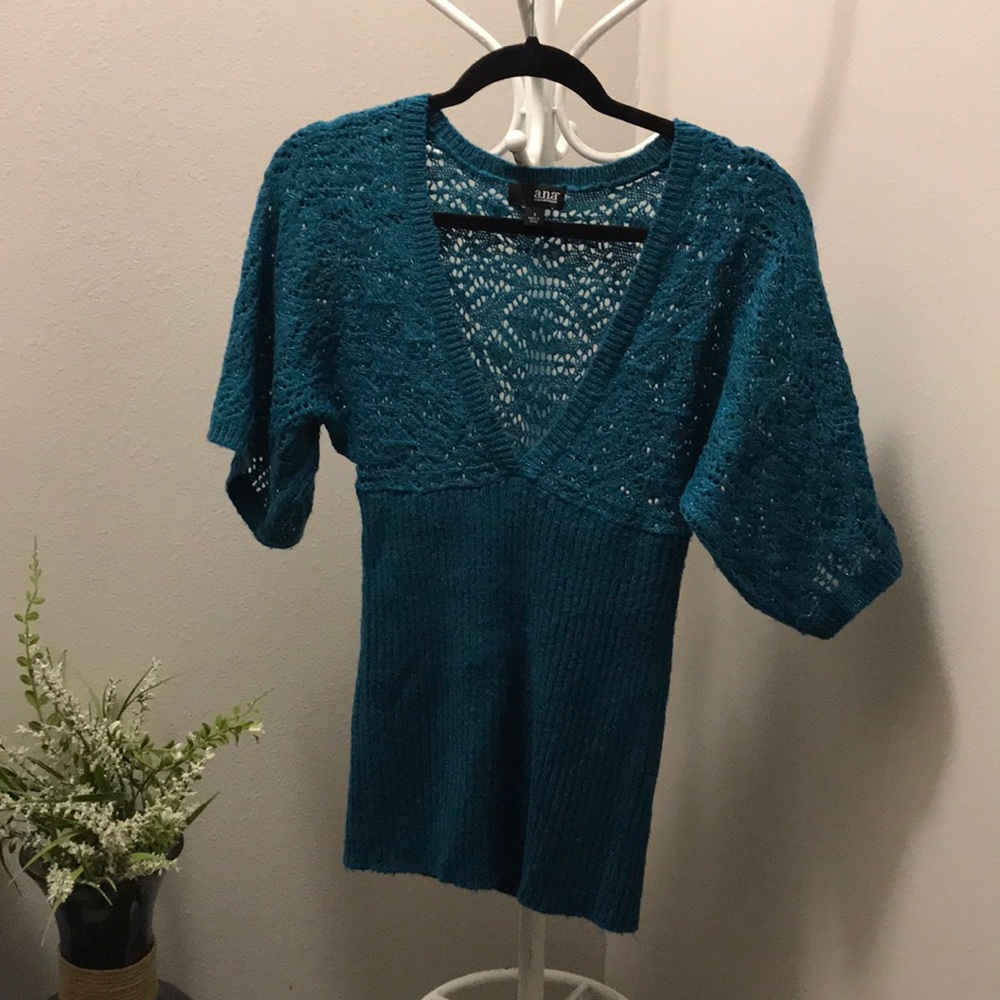 🏖Summer Sale🏖 $5 a.n.a Sweater Top