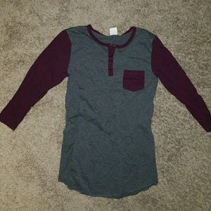 Baseball grey and burgundy sleeve shirt
