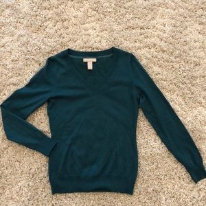 Banana Republic Jade Green V Neck sweater
