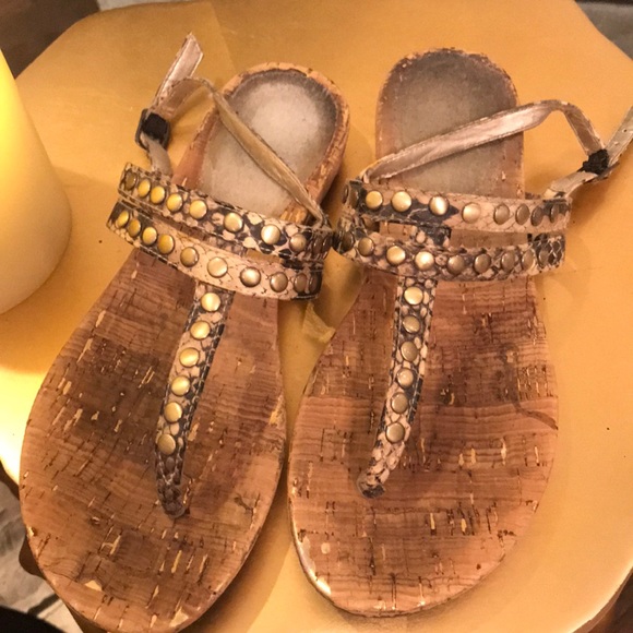 Everyday Sandals - Picture 2 of 5