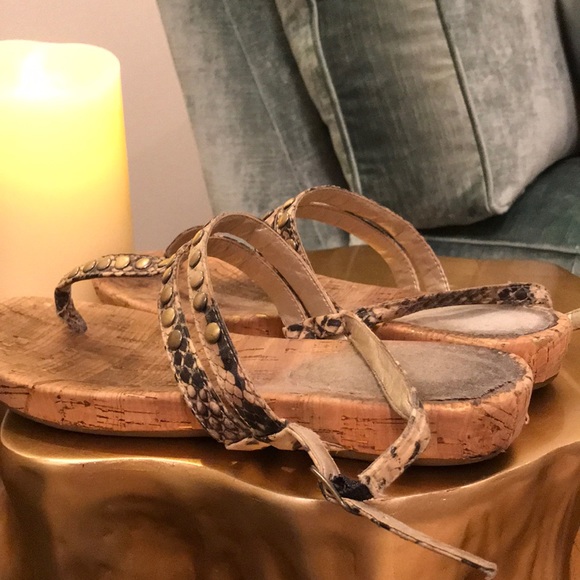 Everyday Sandals - Picture 3 of 5