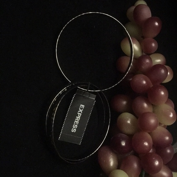 Express hammered entwined dark silver bangle trio - Picture 5 of 7