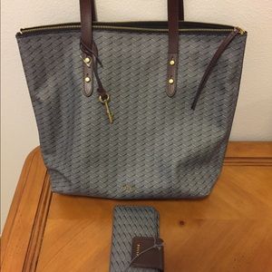 Fossil handbag and wallet combo