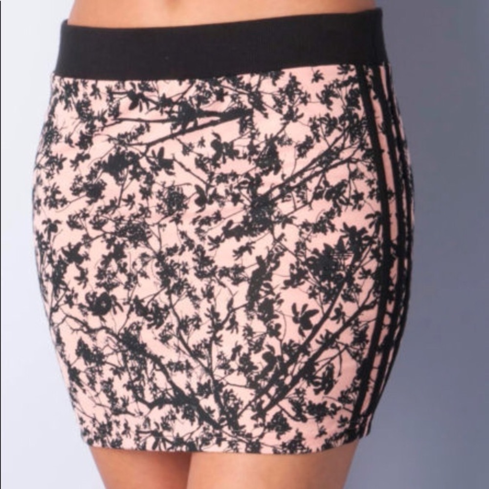 NWT Adidas Originals Women's 3 Stripes Skirt