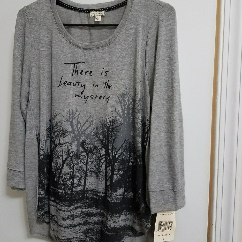 Eyeshadow graphic T