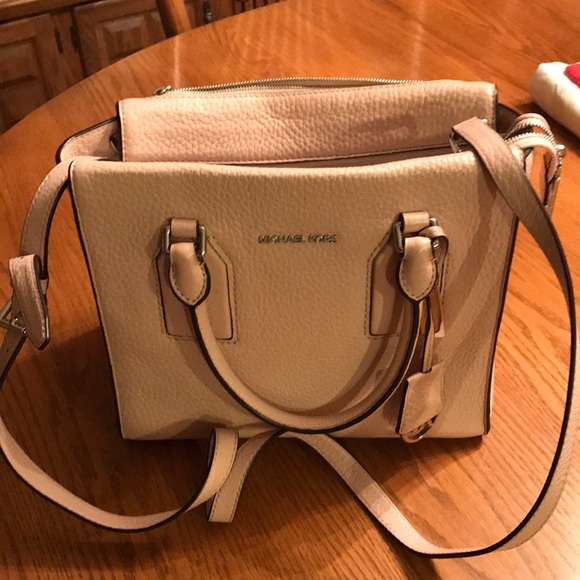 Michael Kors leather bag - Picture 2 of 5