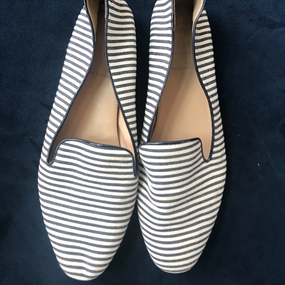 J crew. Flats