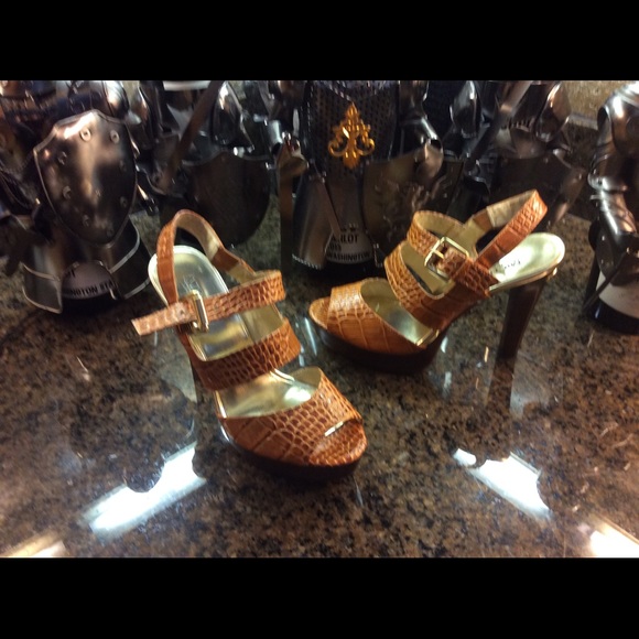 SOLD SOLD SOLD Michael Kors final markdown ‼️‼️‼️ - Picture 4 of 8