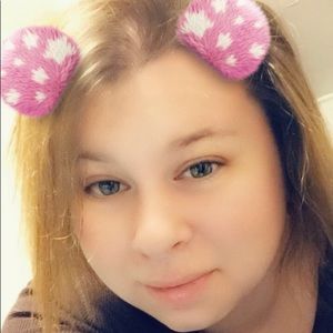 Meet your Posher, Holly