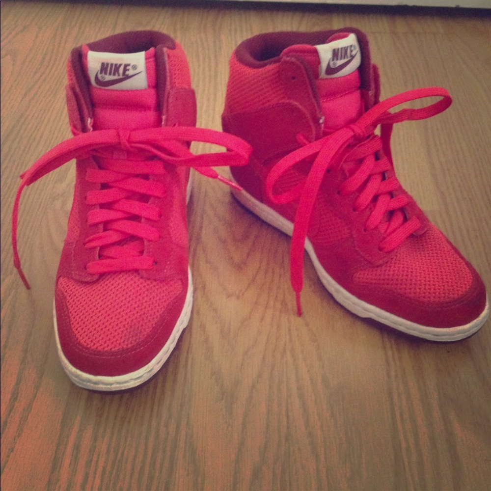 Nike Dunk Sky Hi size 6.5 red wedge sneaker
