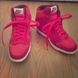 Nike Dunk Sky Hi size 6.5 red wedge sneaker
