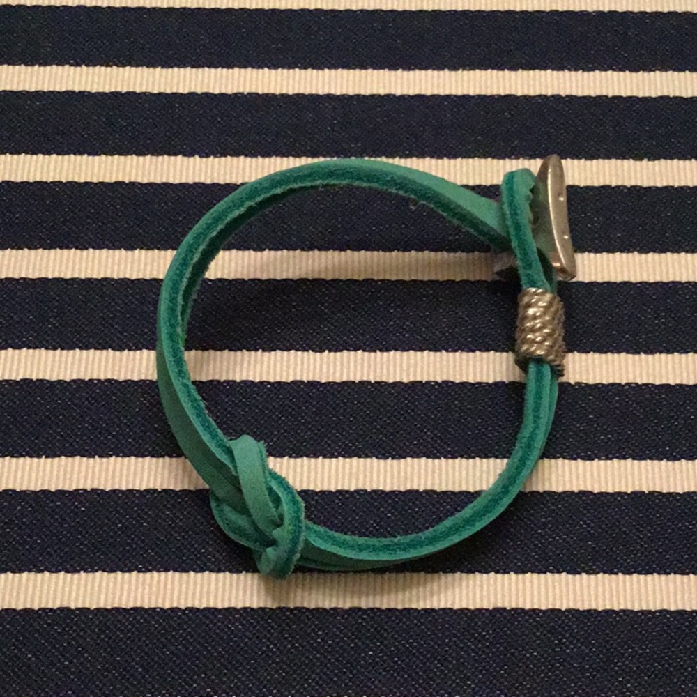 Leather boat shoe bracelet w/cleat closure, Aqua