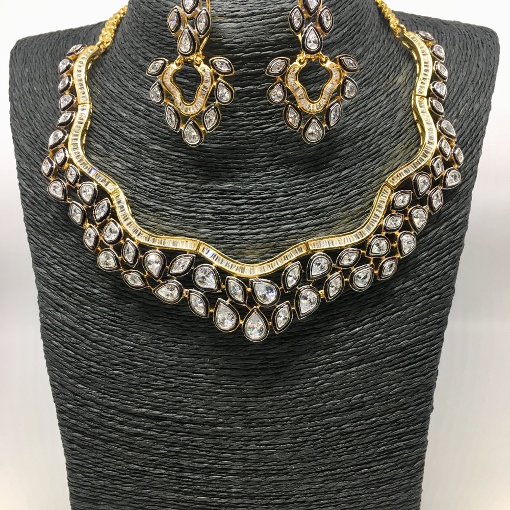 SOLD!! Brand New NOOR NECKLACE SET CZ GOLD-PLATED