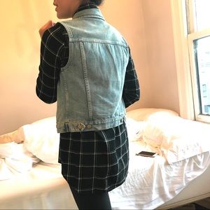 Madewell black plaid button down