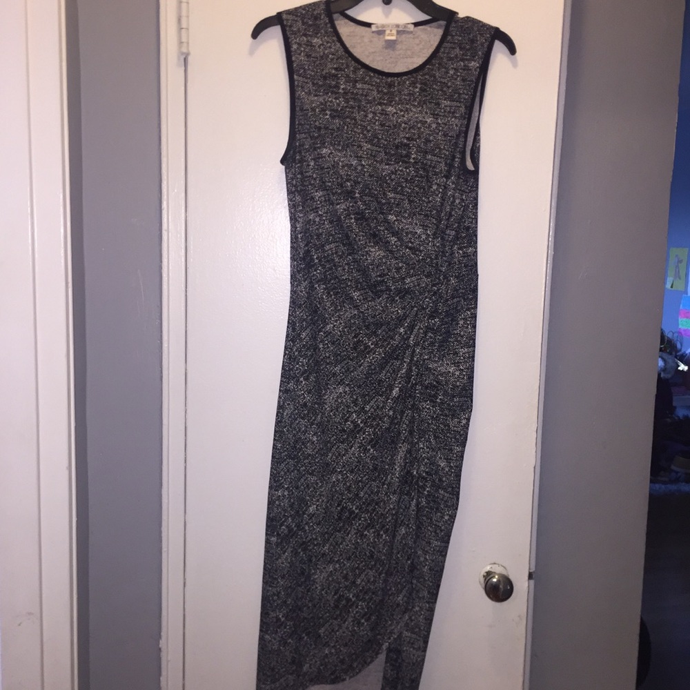 🎀Brand New Maggy London Midi with side knot🎀 - Picture 2 of 5
