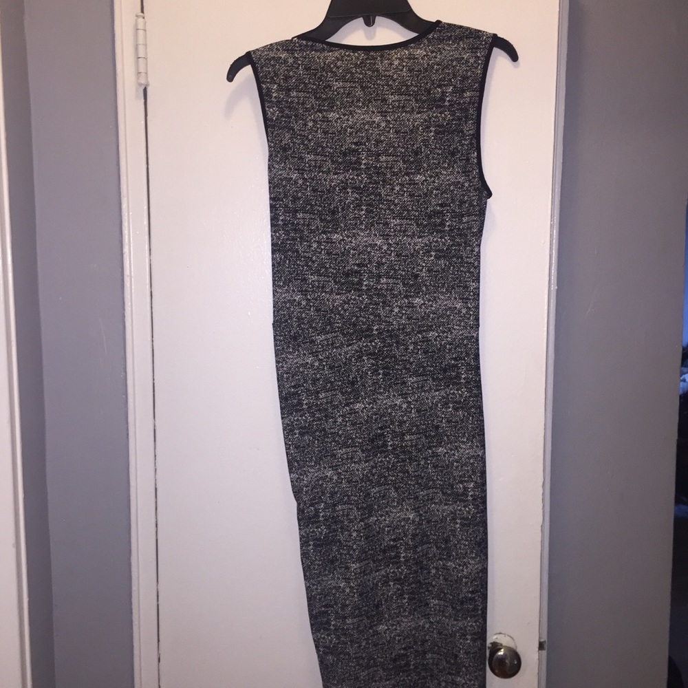 🎀Brand New Maggy London Midi with side knot🎀 - Picture 5 of 5