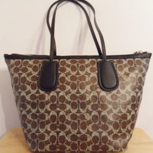 COACH SIGNATURE C COATED CANVAS TAXI BAG