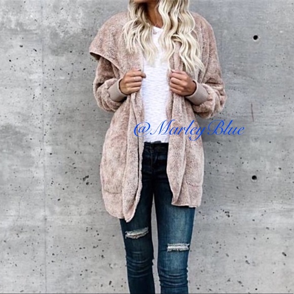 SALE🎅🏻Host Pick!Cozy Soft Tan Fleece Jacket - Picture 4 of 8