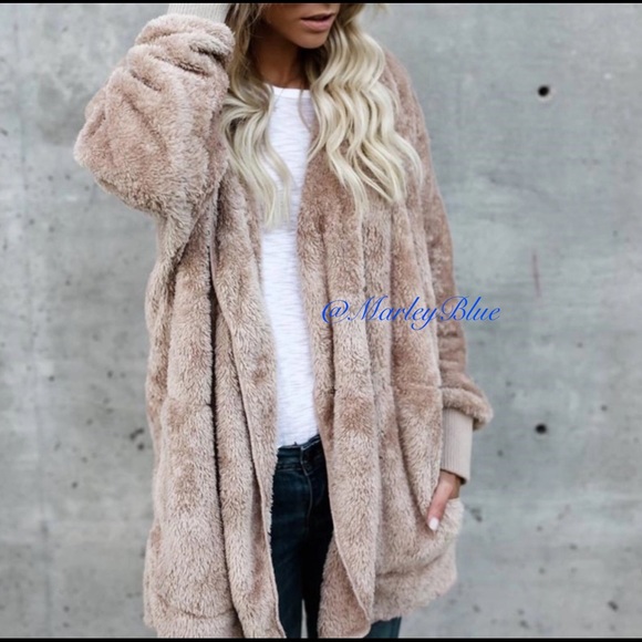 SALE🎅🏻Host Pick!Cozy Soft Tan Fleece Jacket - Picture 3 of 8