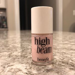 Benefit cosmetics high beam highlighter