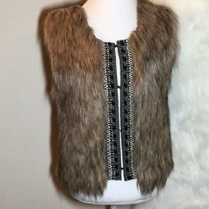 MISS ME Faux Fur Knit Vest. Size L EUC