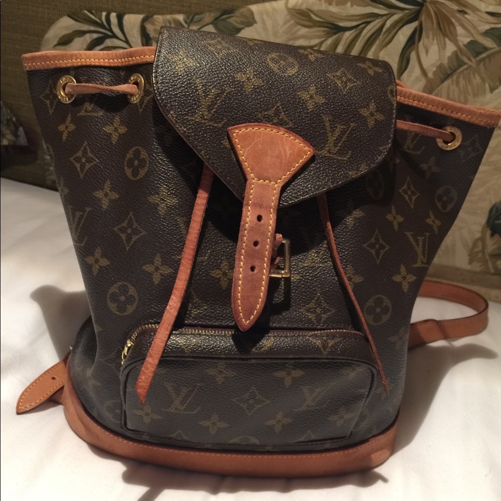 Louis Vuitton montsouris mm