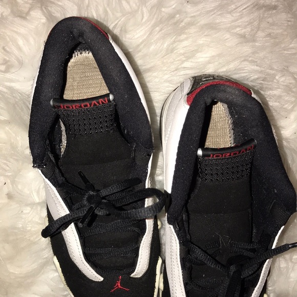 AIR JORDAN 14 RETRO "BLACK TOE" 6Y - Picture 2 of 3
