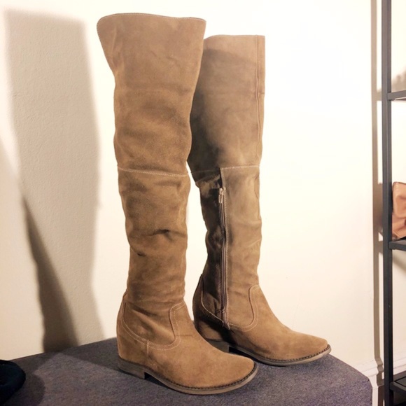 Matisse Shoes - Tan suede over-the-knee wedge boots size 10