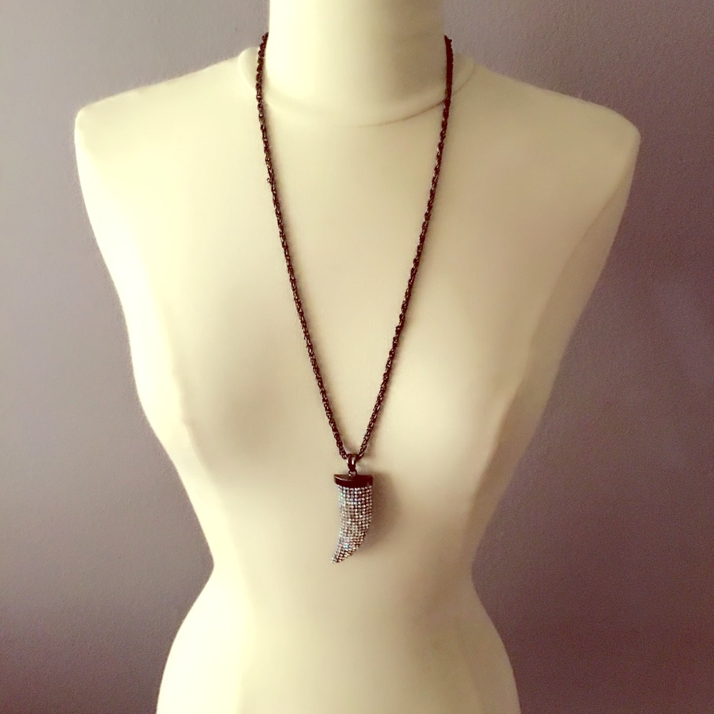 Metallic Chain Necklace with Rhinestone  Pendant