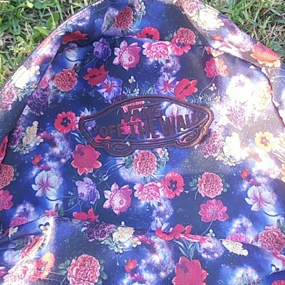 *****SOLD****Vans backpack - Picture 3 of 3