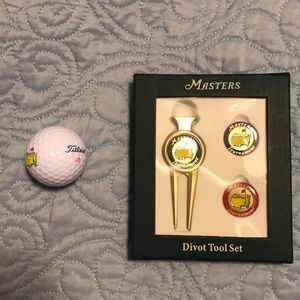 Divot tool set NIB and Masters logo golf ball