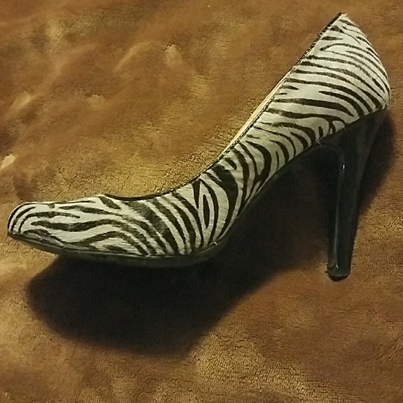 Zebra print shoes - Picture 2 of 4