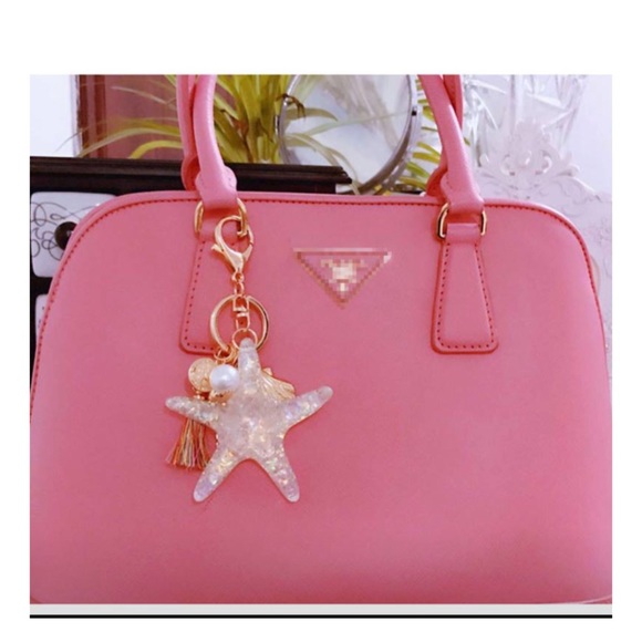 Magical Starfish Keychain - Picture 2 of 5