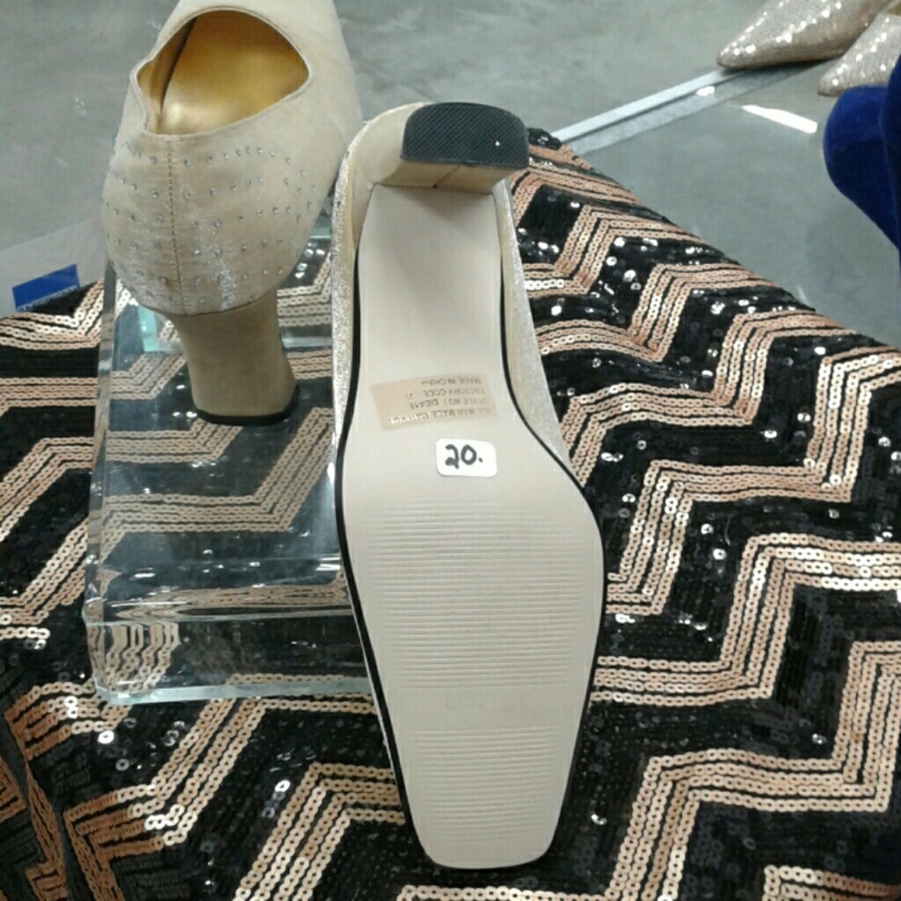 Shoes - Picture 4 of 4