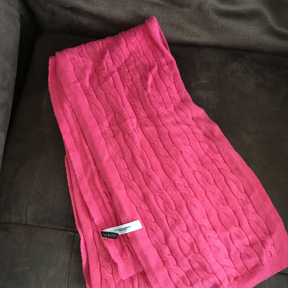 Scarfs - Picture 2 of 4