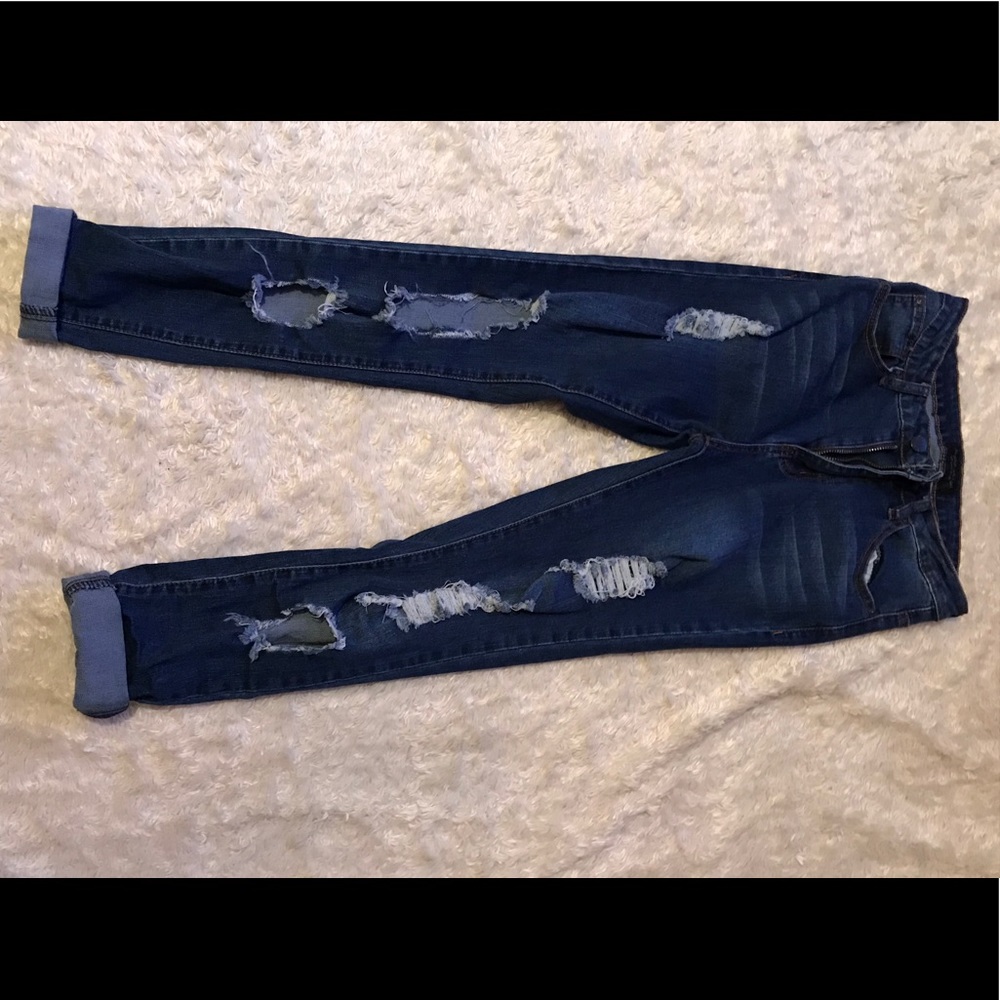 Ripped high waisted jeans