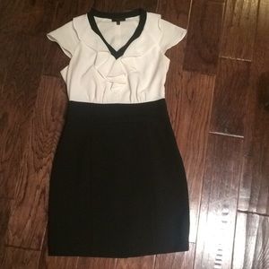 The Limited black/cream dress Sz 4 good condition