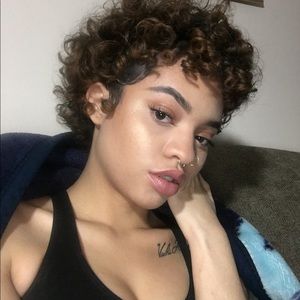 Meet your Posher, Jasmine