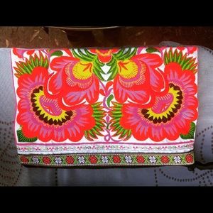 Embroidered Mexican handbag