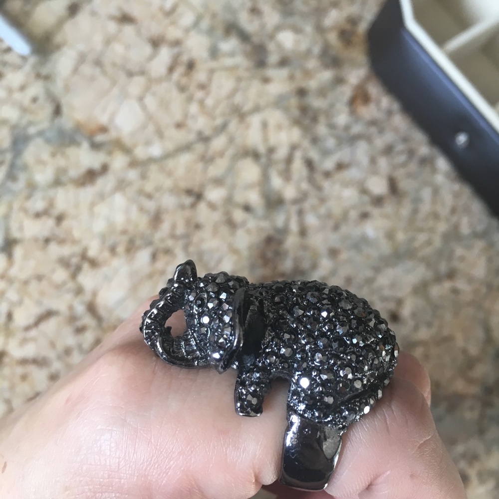 Adorable Elephant 🐘 Sparkle Ring