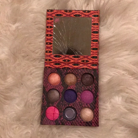 Wild at Heart Baked Eyeshadow Palette - Picture 2 of 2