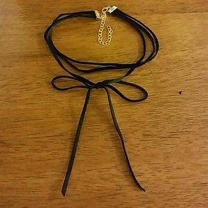 NWOT-Black Velvet Bow Choker