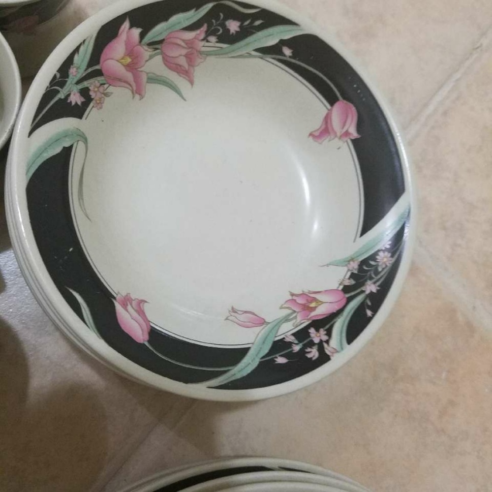 BREAKFAST< LUNCH & DINNER CROCKERY TOTAL SET NEW!! - Picture 6 of 7