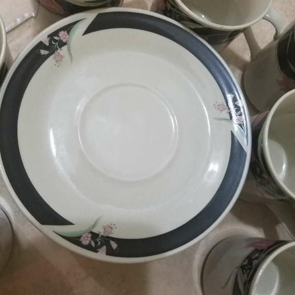 BREAKFAST< LUNCH & DINNER CROCKERY TOTAL SET NEW!! - Picture 7 of 7
