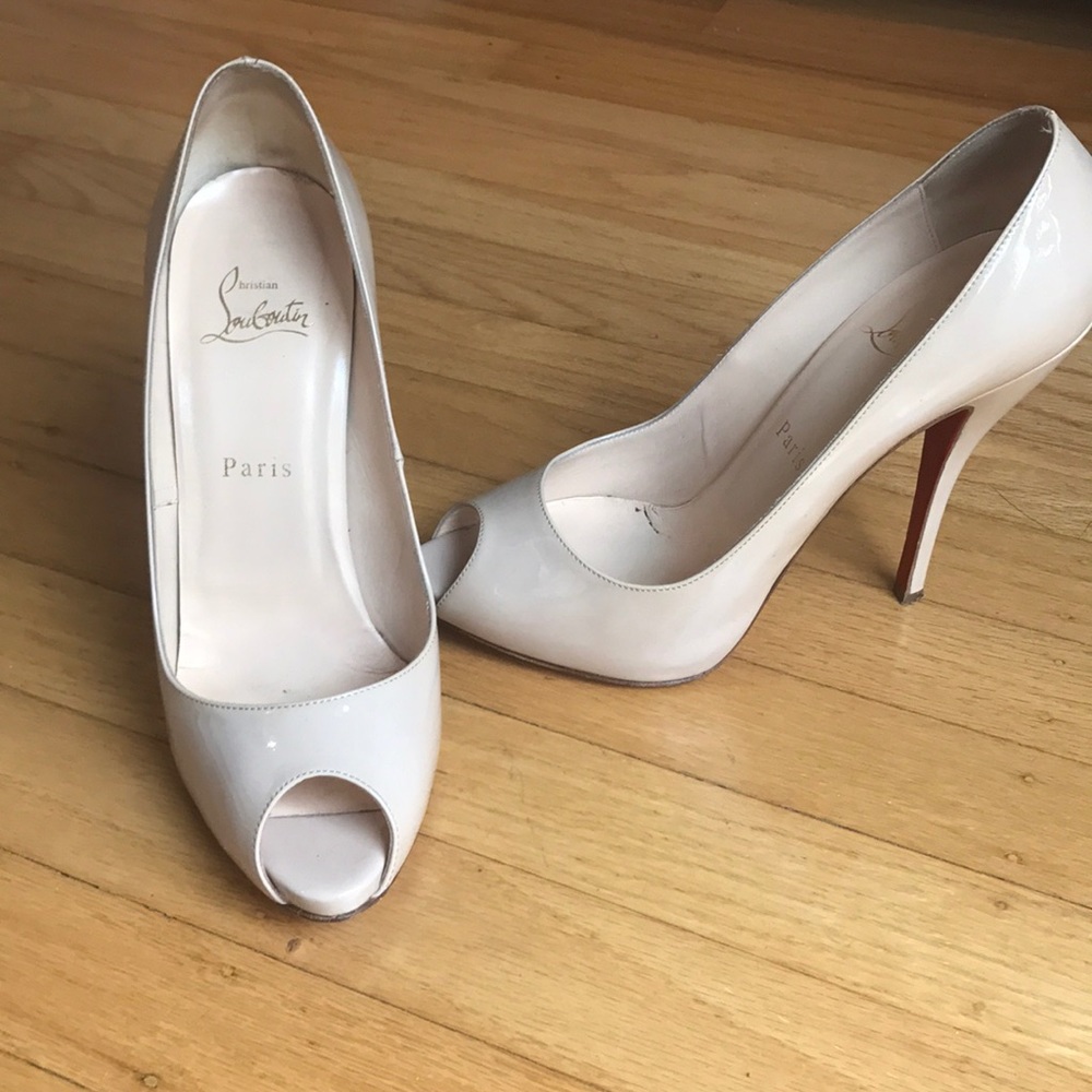 Christian Louboutin Size 38.5 patent "Titi"