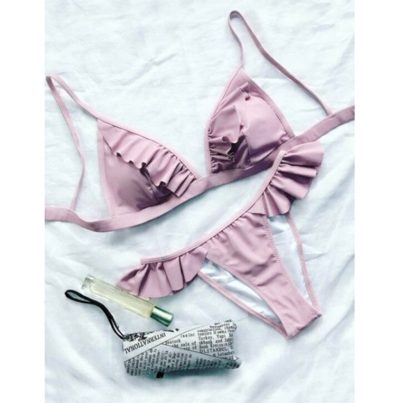 ‘Layla’ Dusty pink ruffle cheeky bikini - Picture 3 of 5