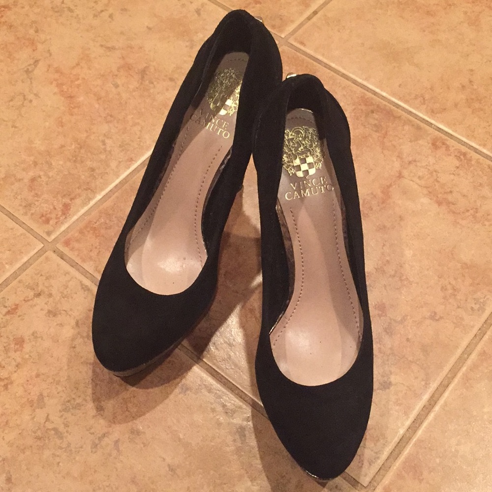 Vince Camuto Black & Gold Platform spike heels!