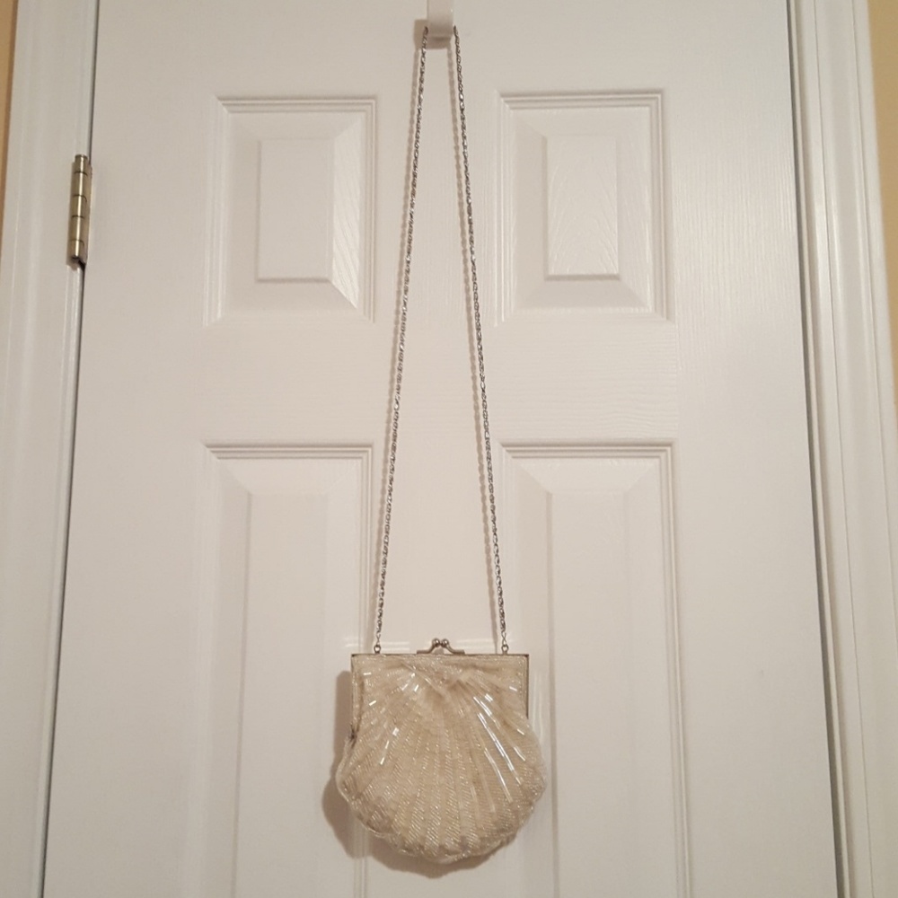 Preston & York glass beaded clam shell purse